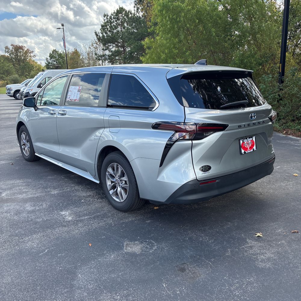 2023 Toyota Sienna XLE 7-Passenger