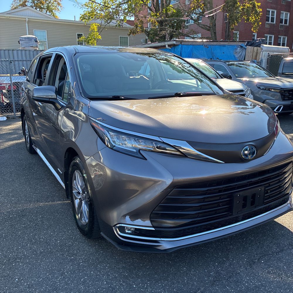 2021 Toyota Sienna XLE 7-Passenger