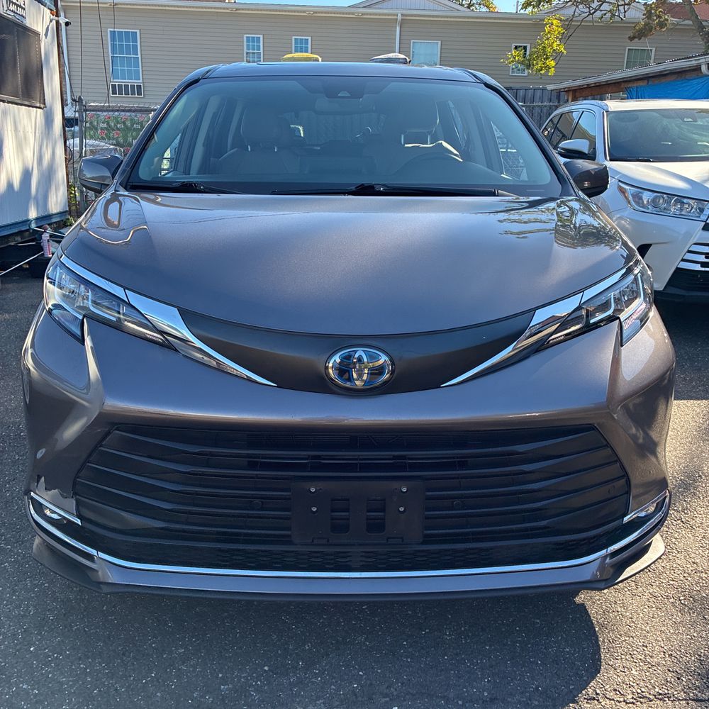 2021 Toyota Sienna XLE 7-Passenger
