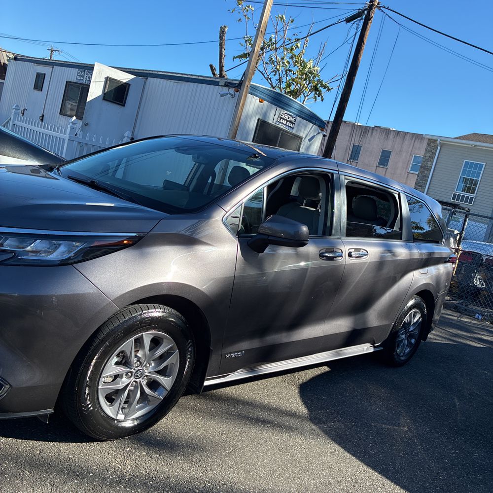 2021 Toyota Sienna XLE 7-Passenger