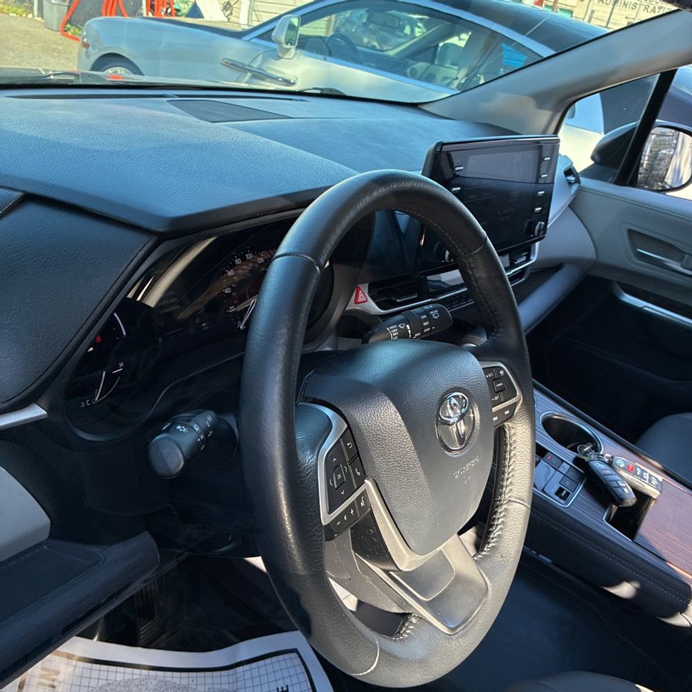 2021 Toyota Sienna XLE 7-Passenger