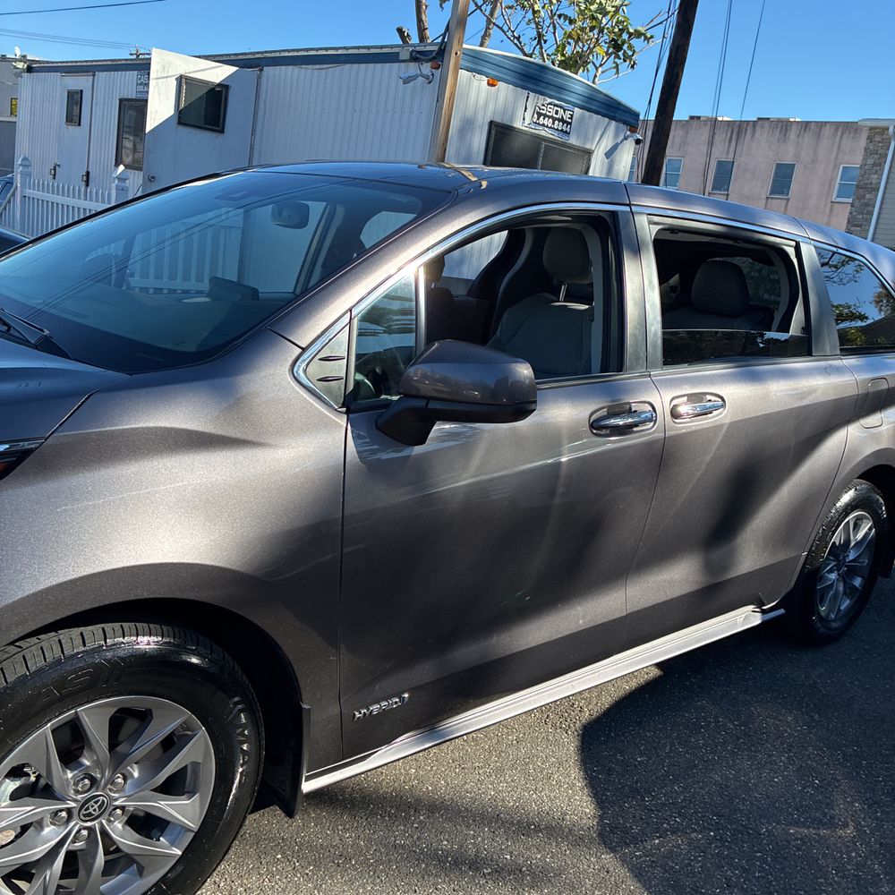 2021 Toyota Sienna XLE 7-Passenger