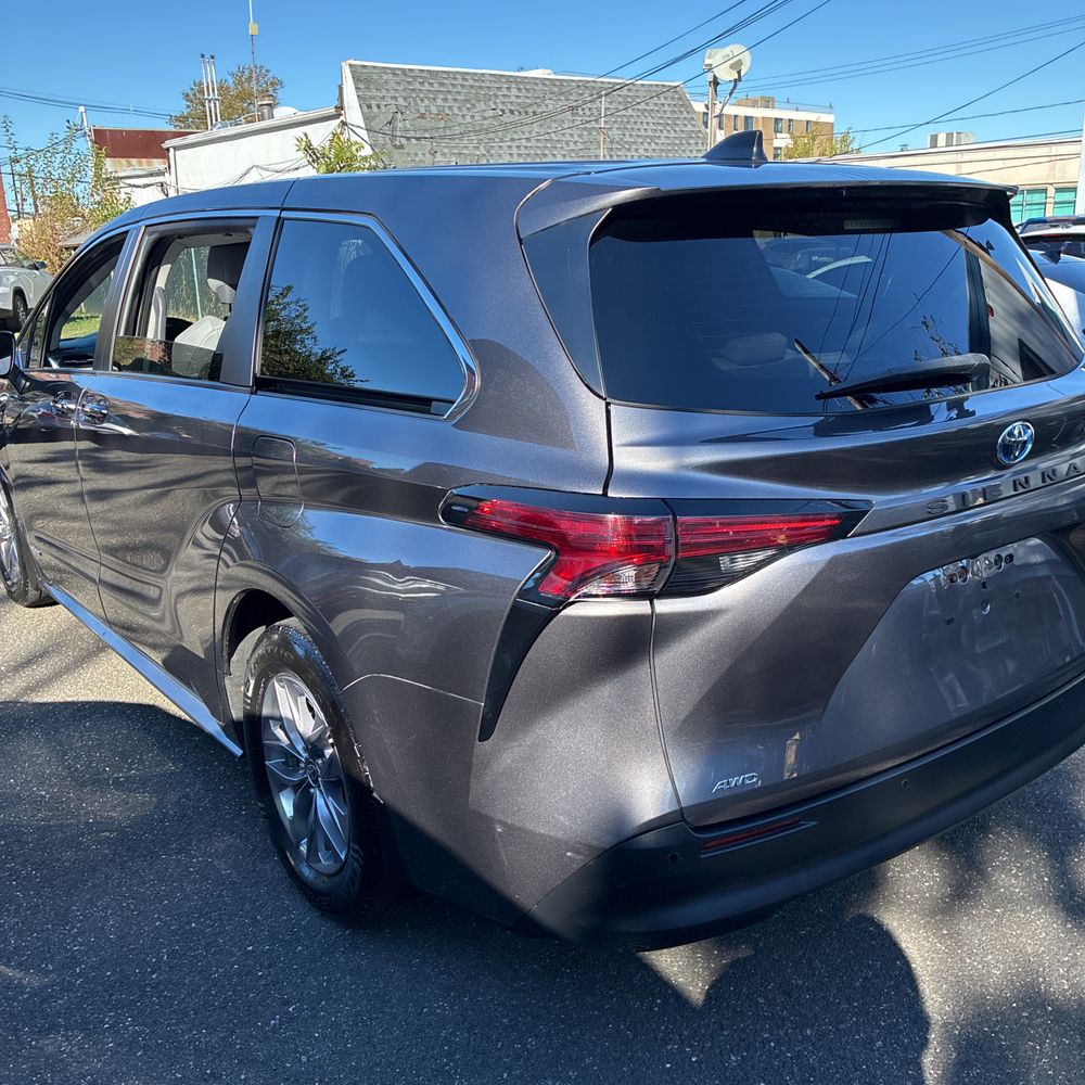 2021 Toyota Sienna XLE 7-Passenger