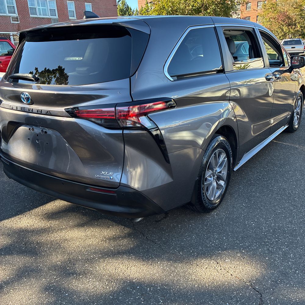 2021 Toyota Sienna XLE 7-Passenger