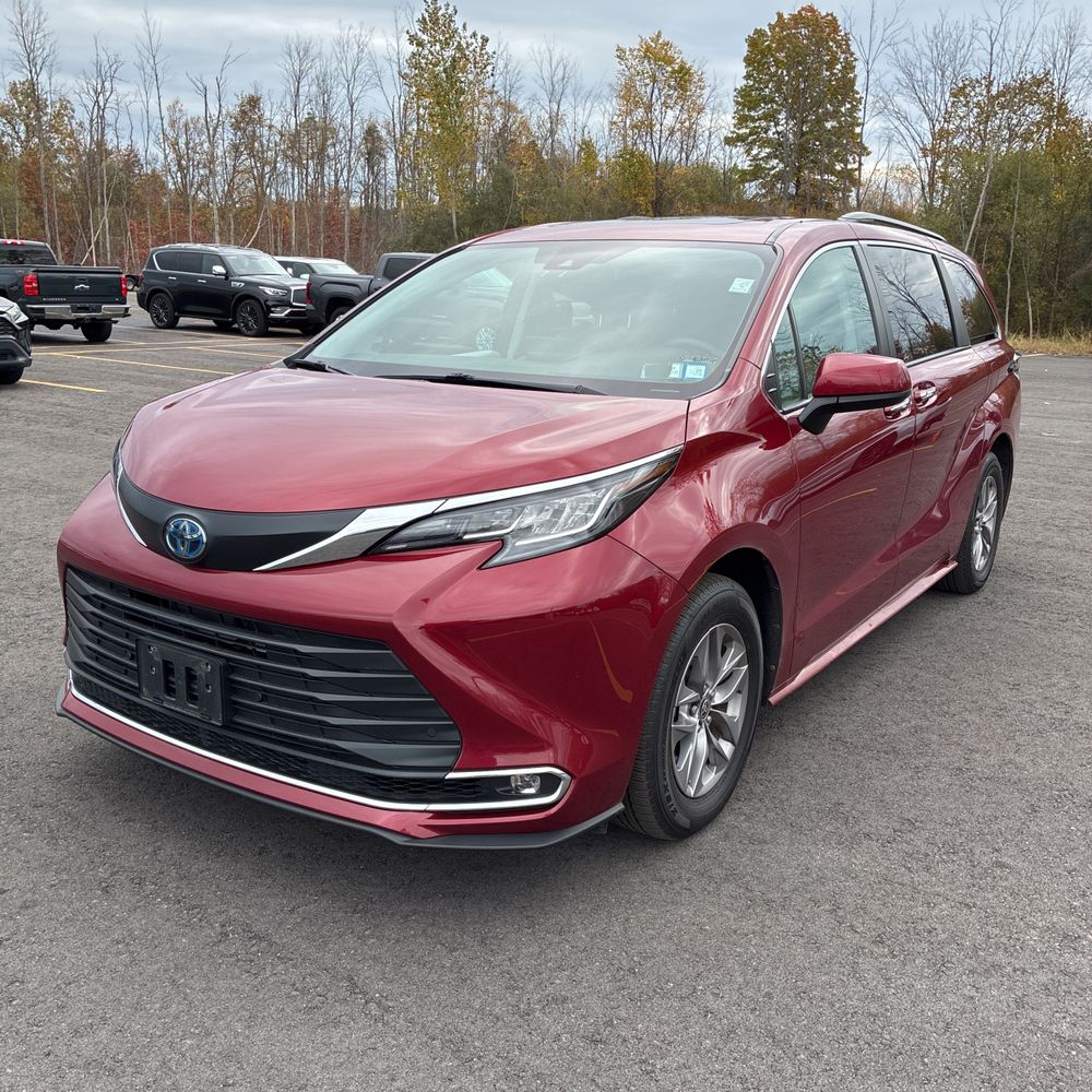 2022 Toyota Sienna XLE 7-Passenger