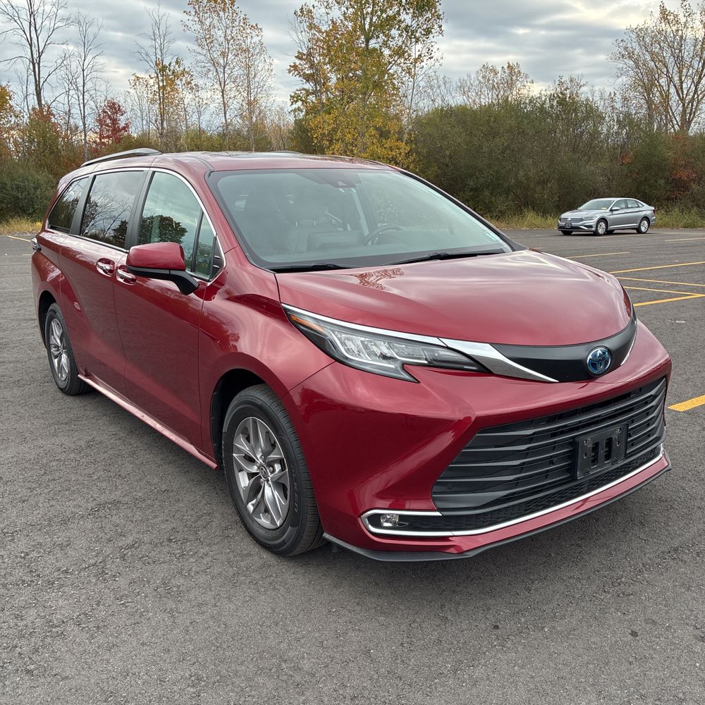 2022 Toyota Sienna XLE 7-Passenger