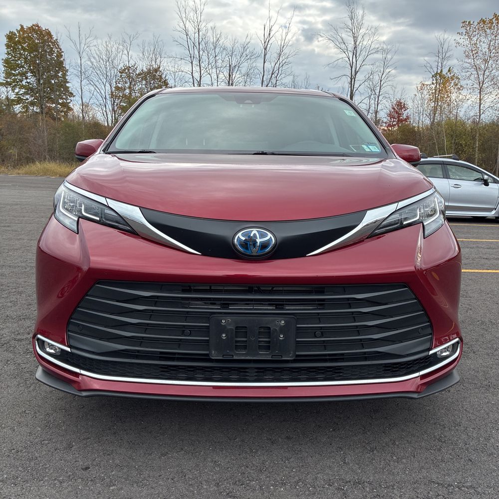 2022 Toyota Sienna XLE 7-Passenger