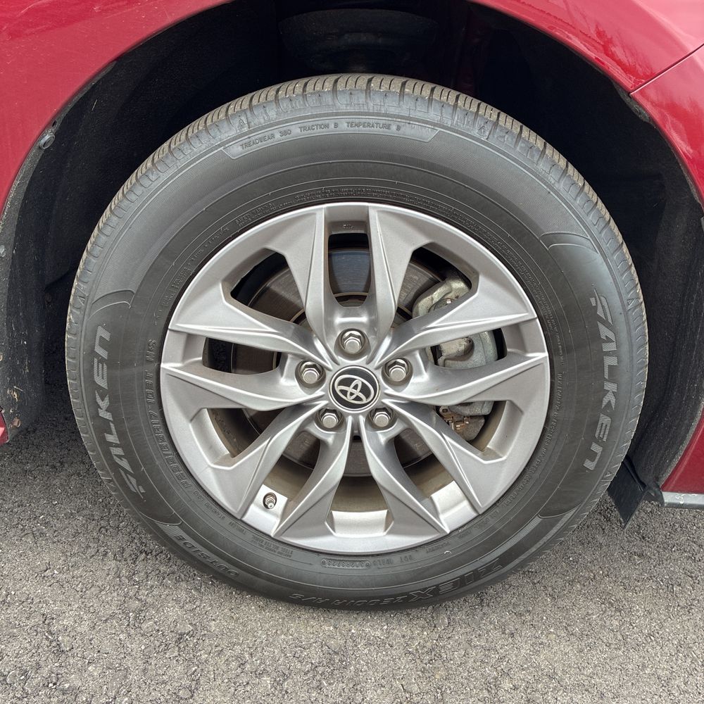 2022 Toyota Sienna XLE 7-Passenger
