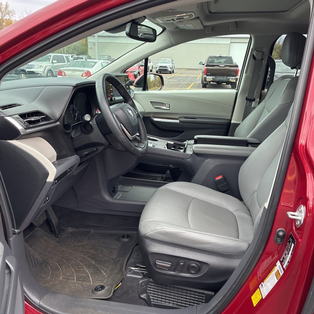 2022 Toyota Sienna XLE 7-Passenger