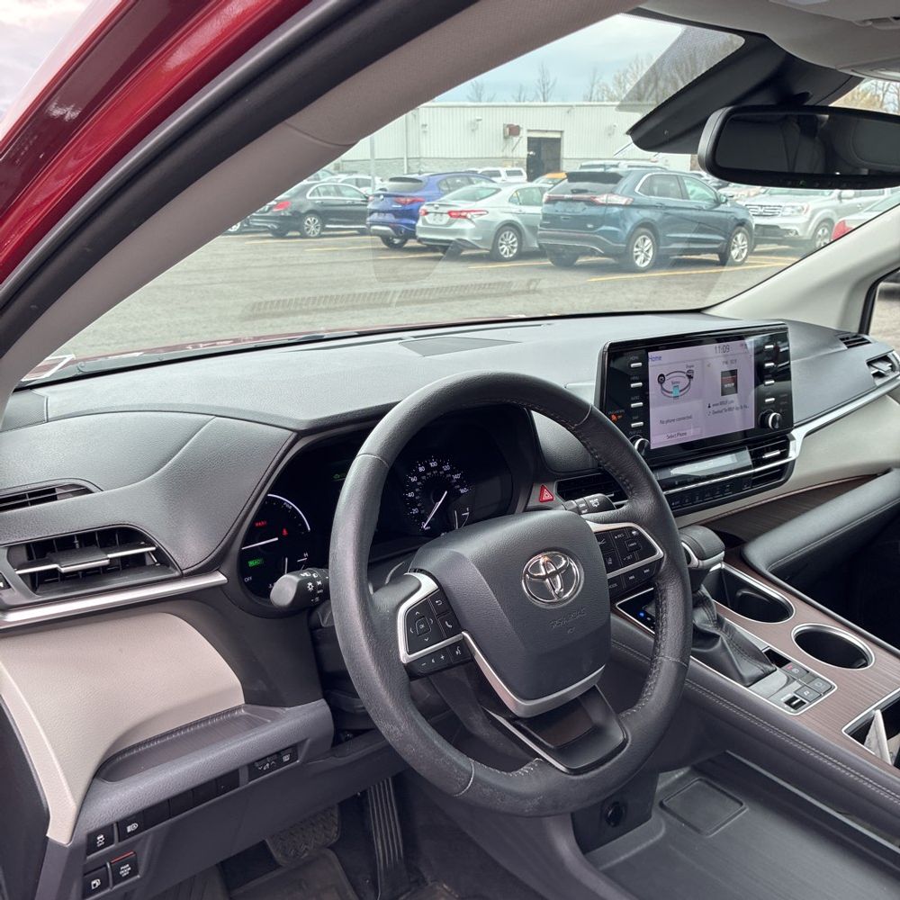 2022 Toyota Sienna XLE 7-Passenger