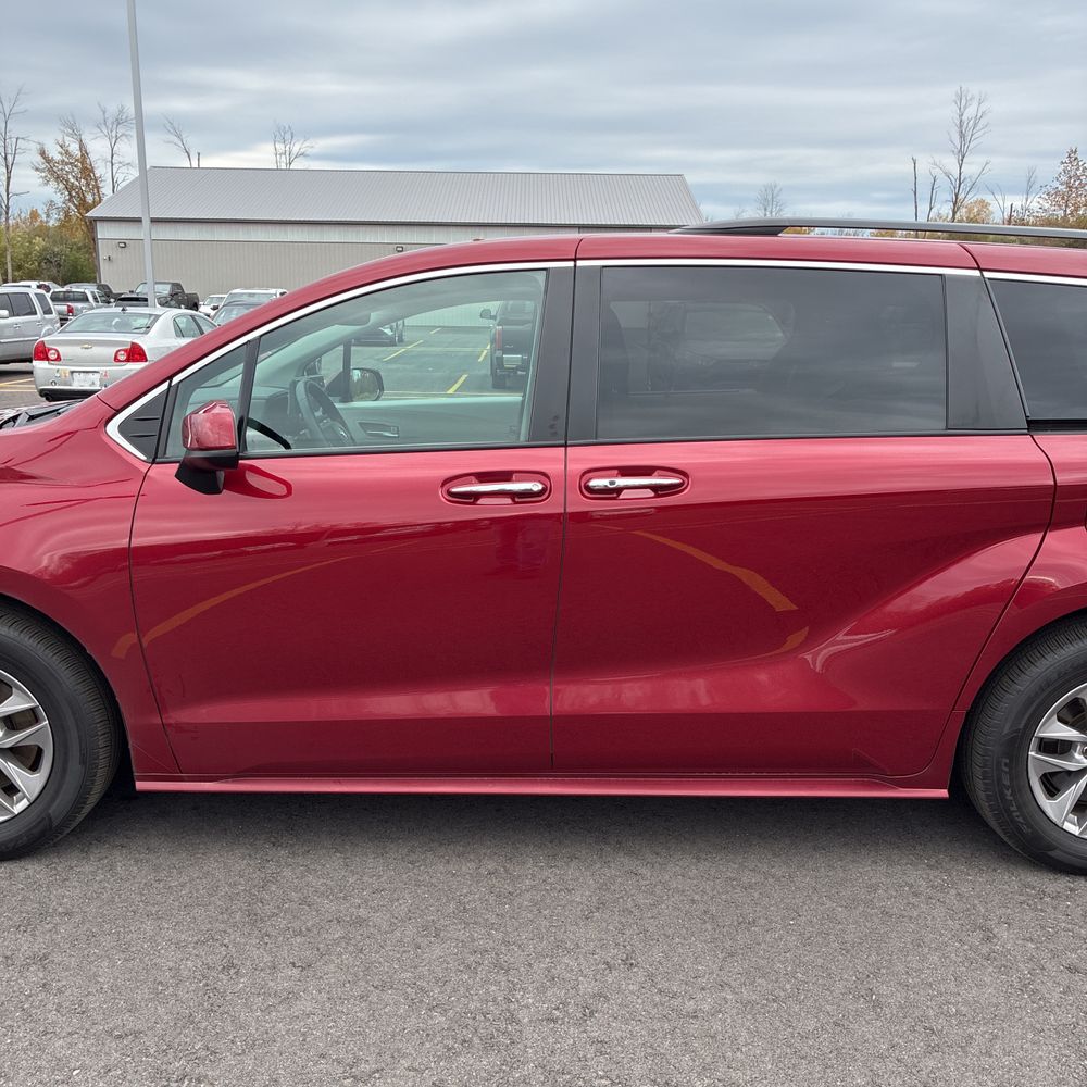 2022 Toyota Sienna XLE 7-Passenger