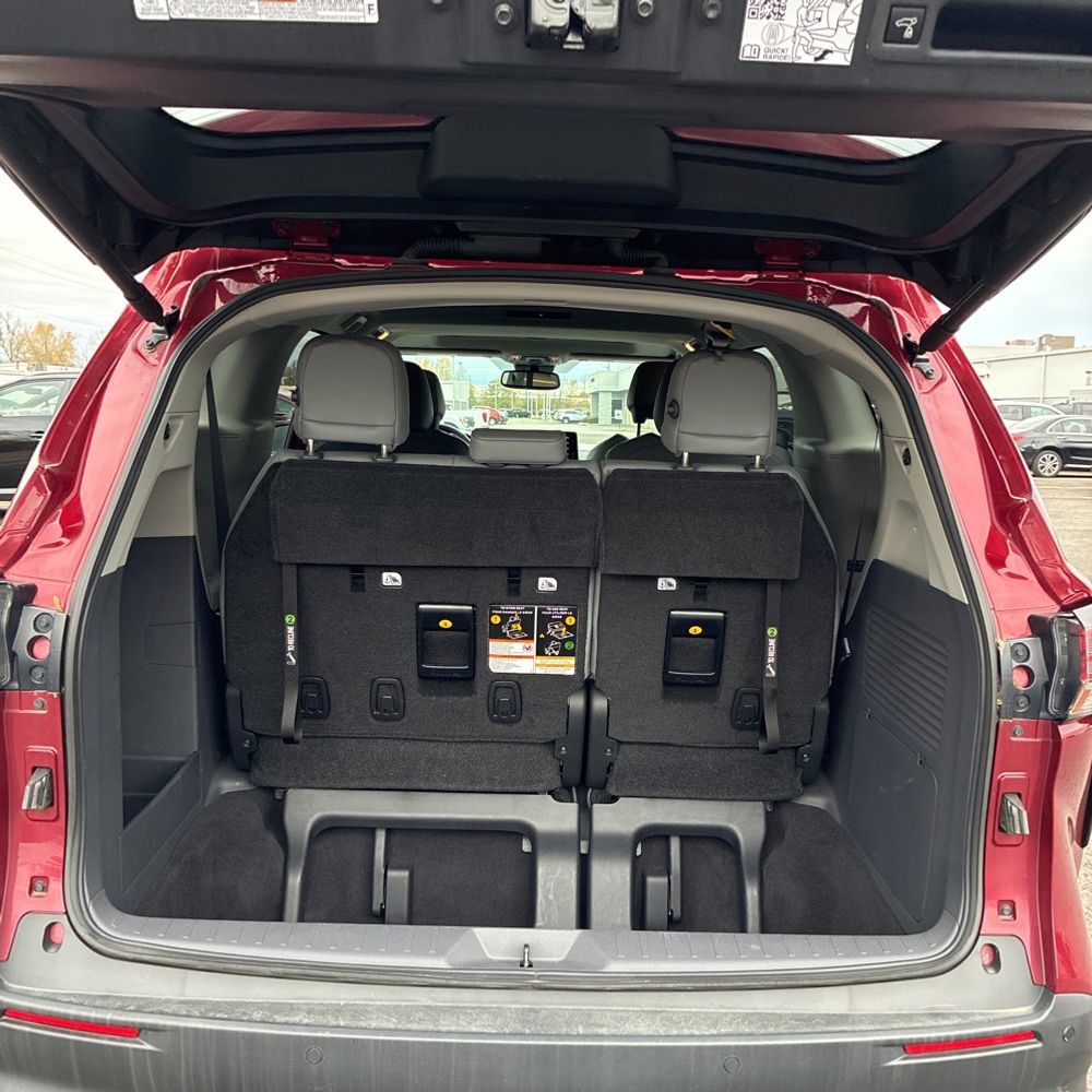 2022 Toyota Sienna XLE 7-Passenger