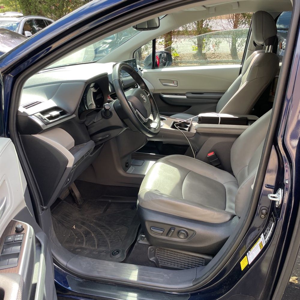 2022 Toyota Sienna XLE 7-Passenger
