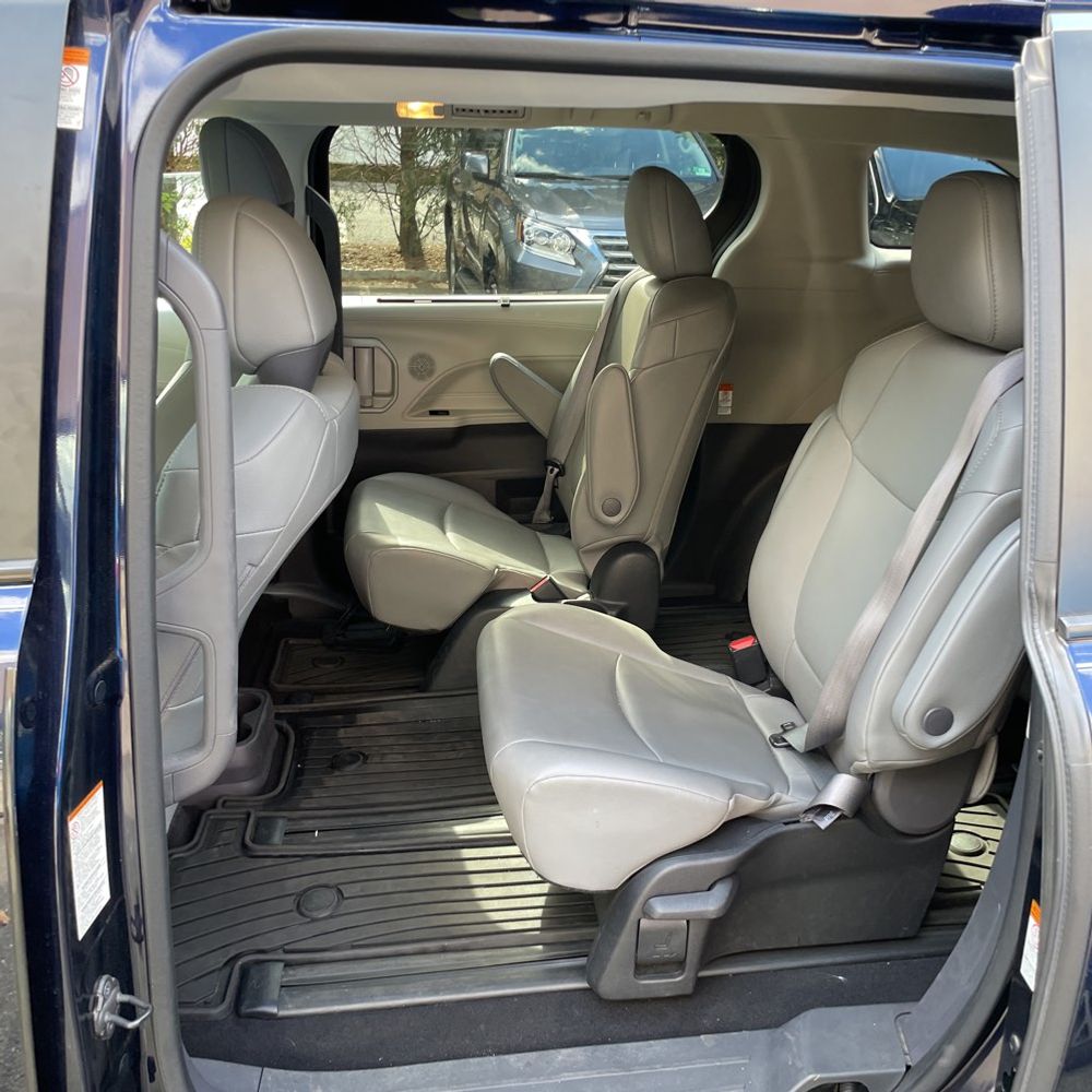 2022 Toyota Sienna XLE 7-Passenger