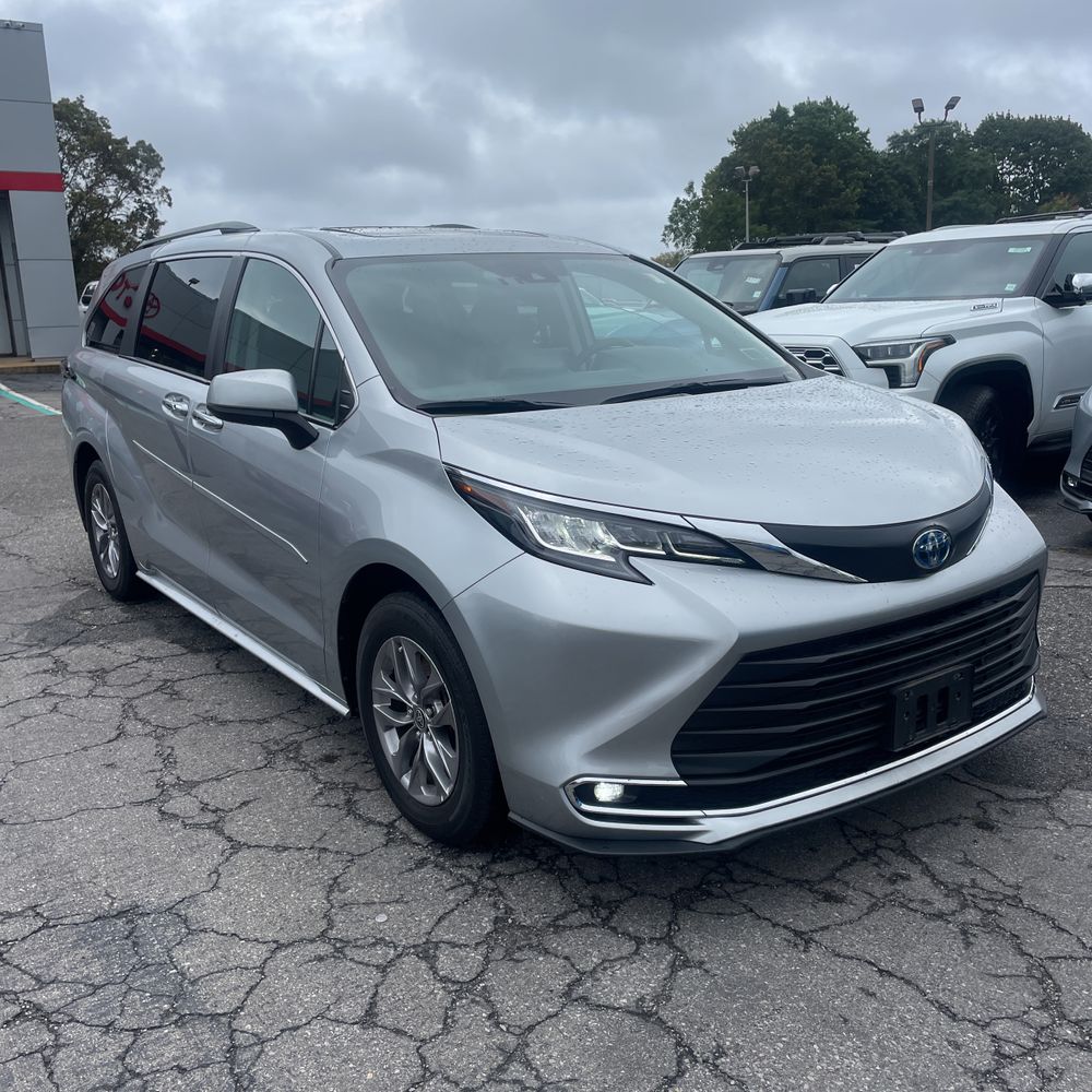 2023 Toyota Sienna XLE 7-Passenger