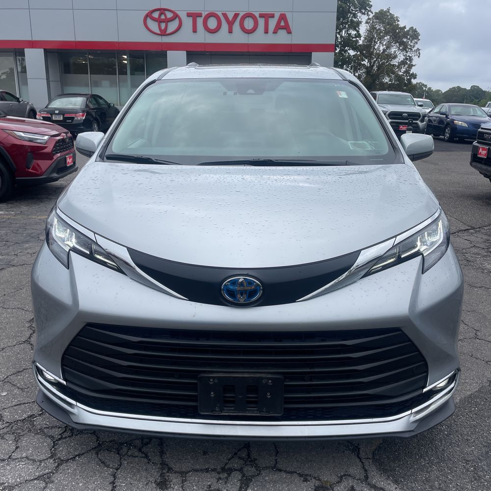 2023 Toyota Sienna XLE 7-Passenger