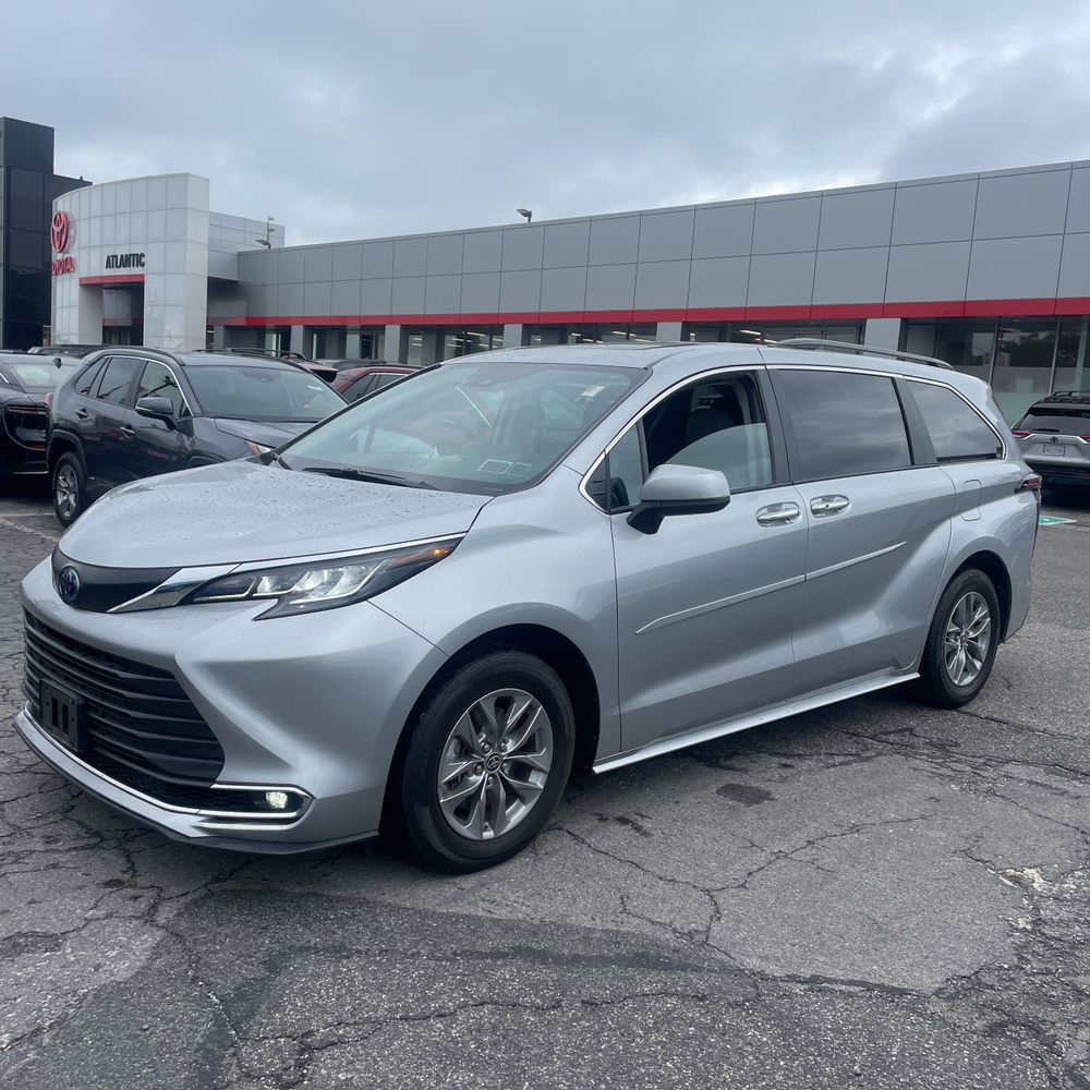 2023 Toyota Sienna XLE 7-Passenger