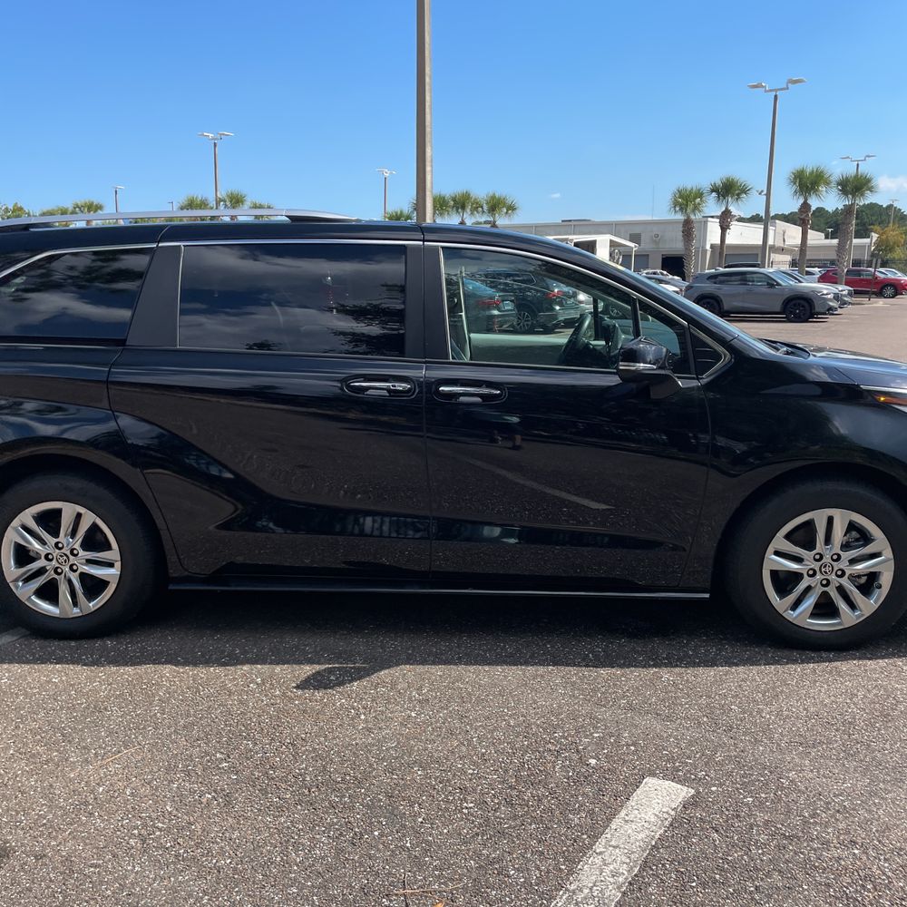 2023 Toyota Sienna Limited 7-Passenger