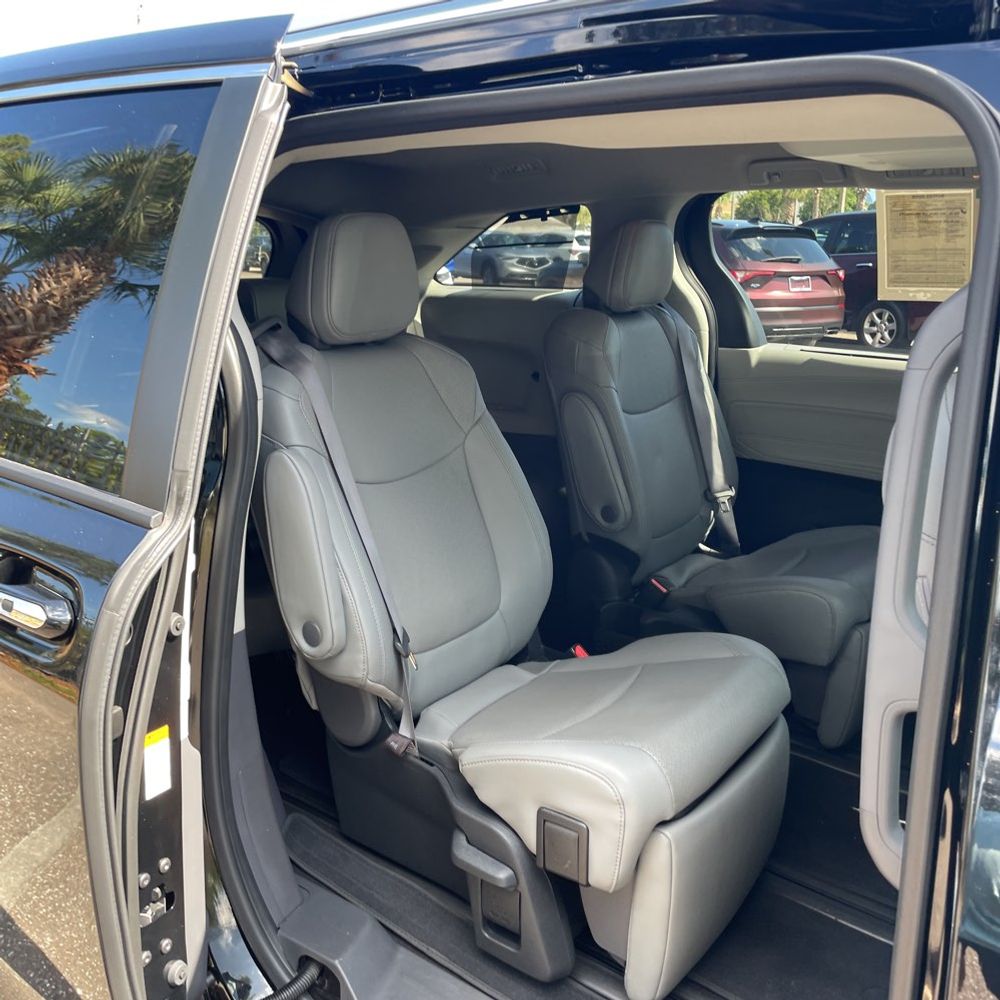 2023 Toyota Sienna Limited 7-Passenger