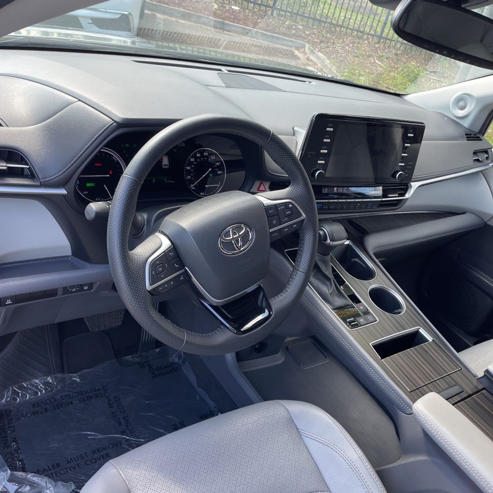 2023 Toyota Sienna Limited 7-Passenger