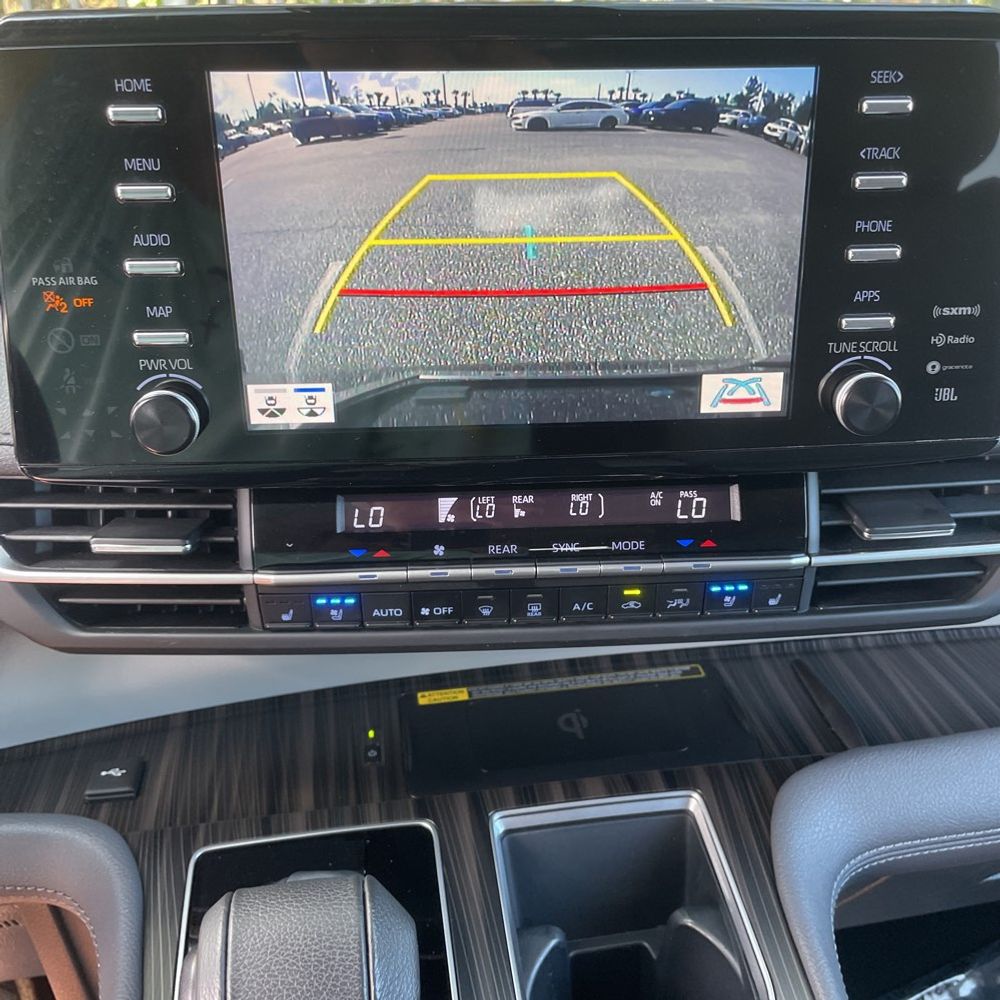 2023 Toyota Sienna Limited 7-Passenger