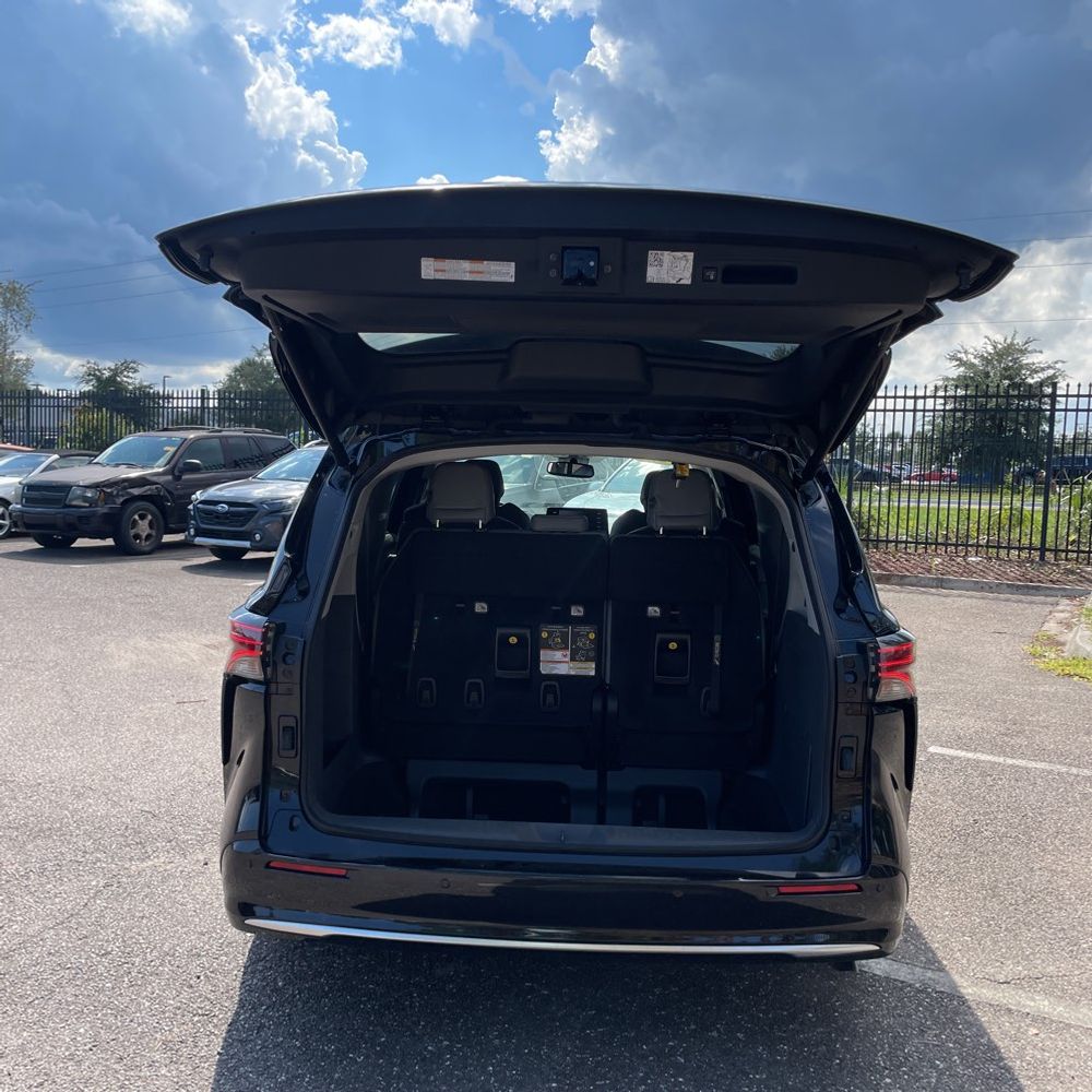 2023 Toyota Sienna Limited 7-Passenger
