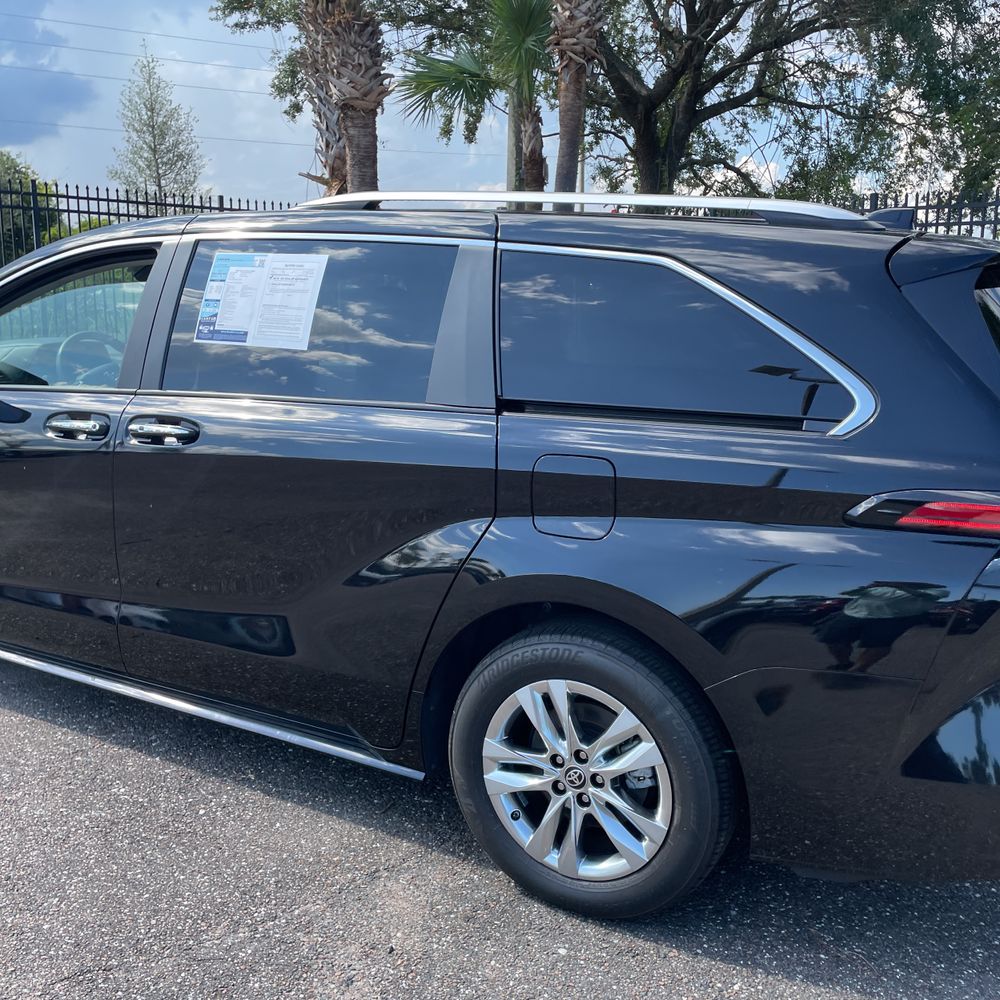2023 Toyota Sienna Limited 7-Passenger