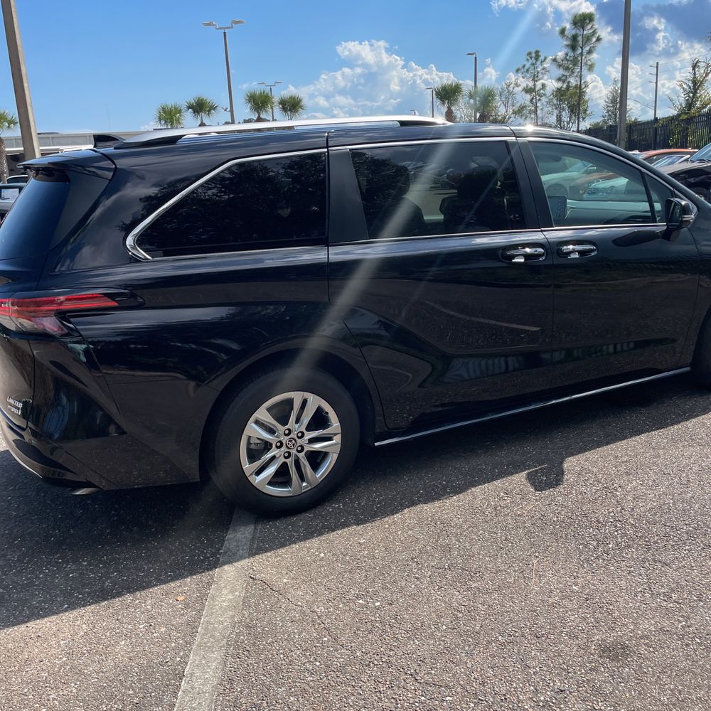 2023 Toyota Sienna Limited 7-Passenger