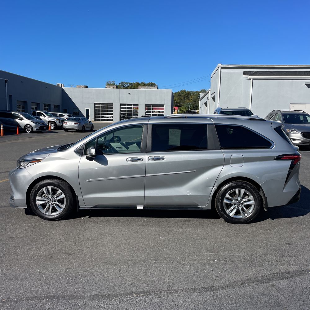 2024 Toyota Sienna Limited 7-Passenger