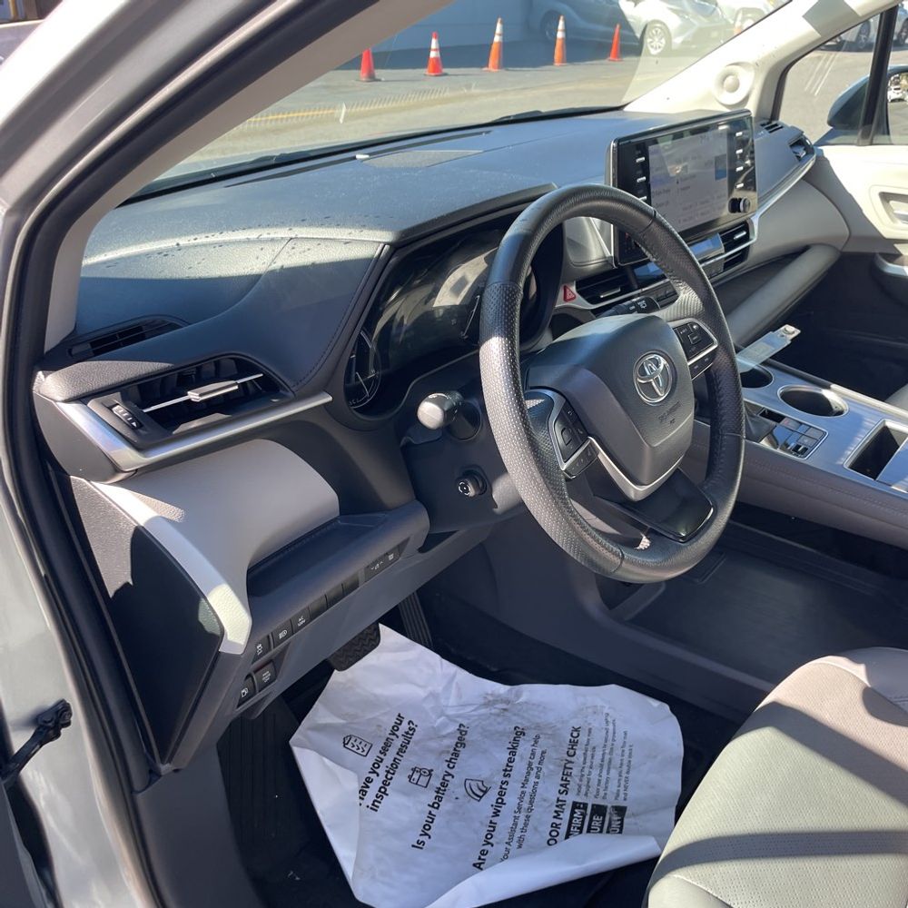 2024 Toyota Sienna Limited 7-Passenger