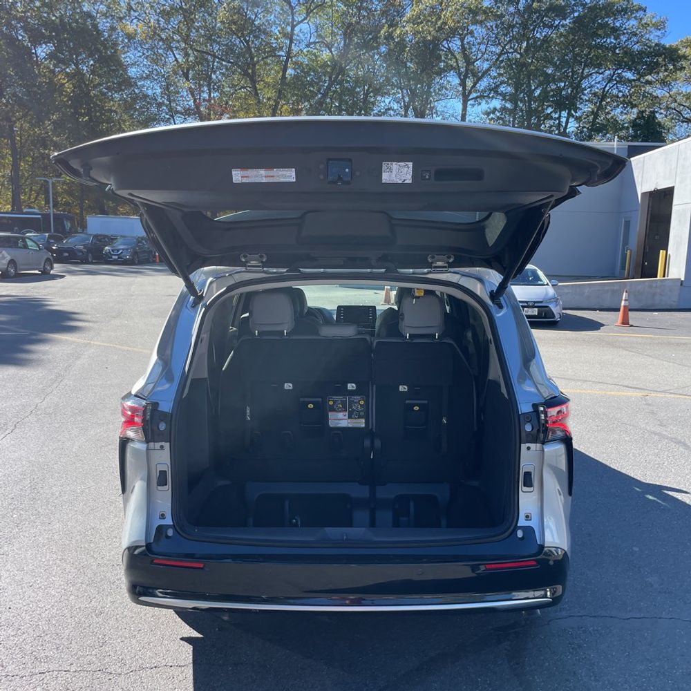 2024 Toyota Sienna Limited 7-Passenger