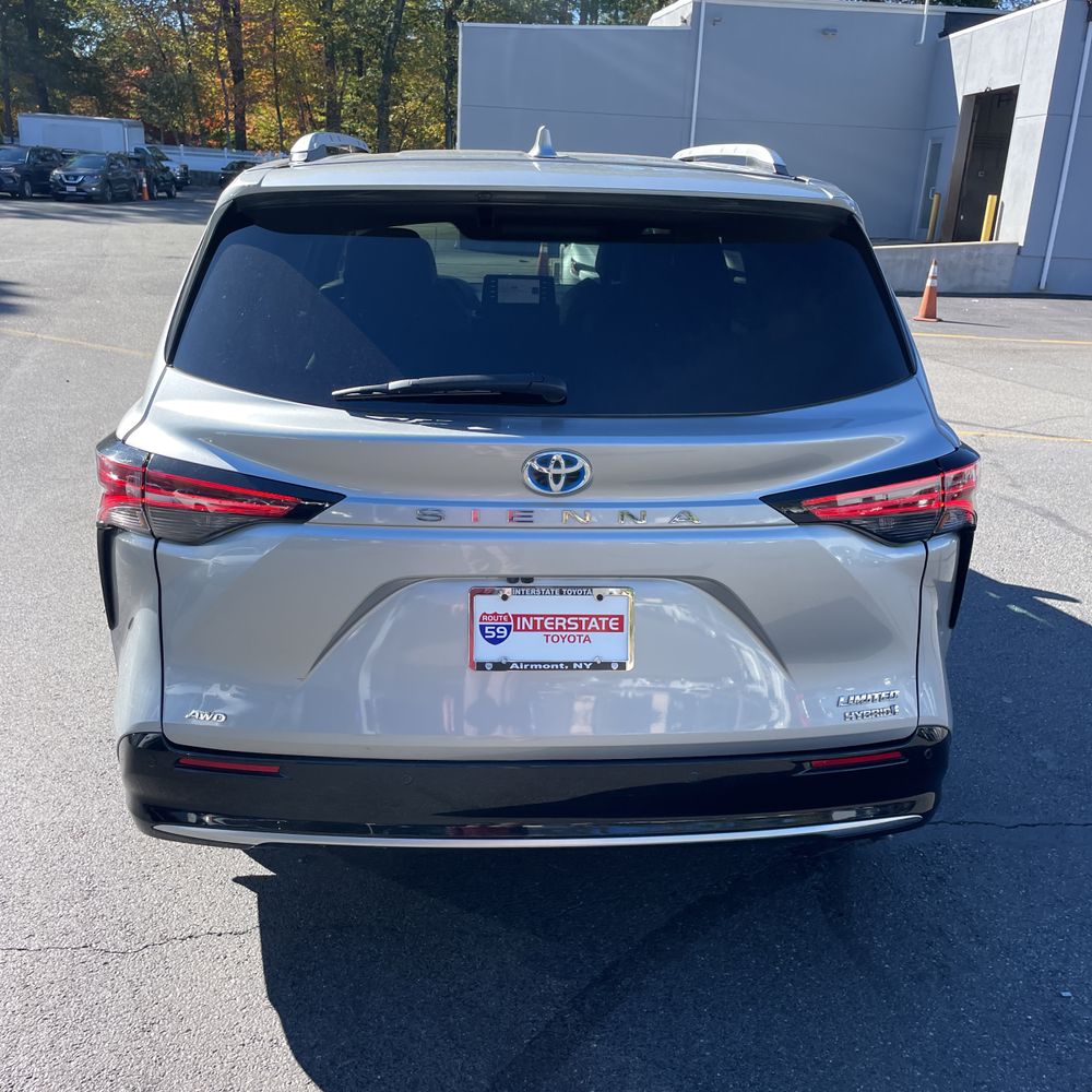 2024 Toyota Sienna Limited 7-Passenger