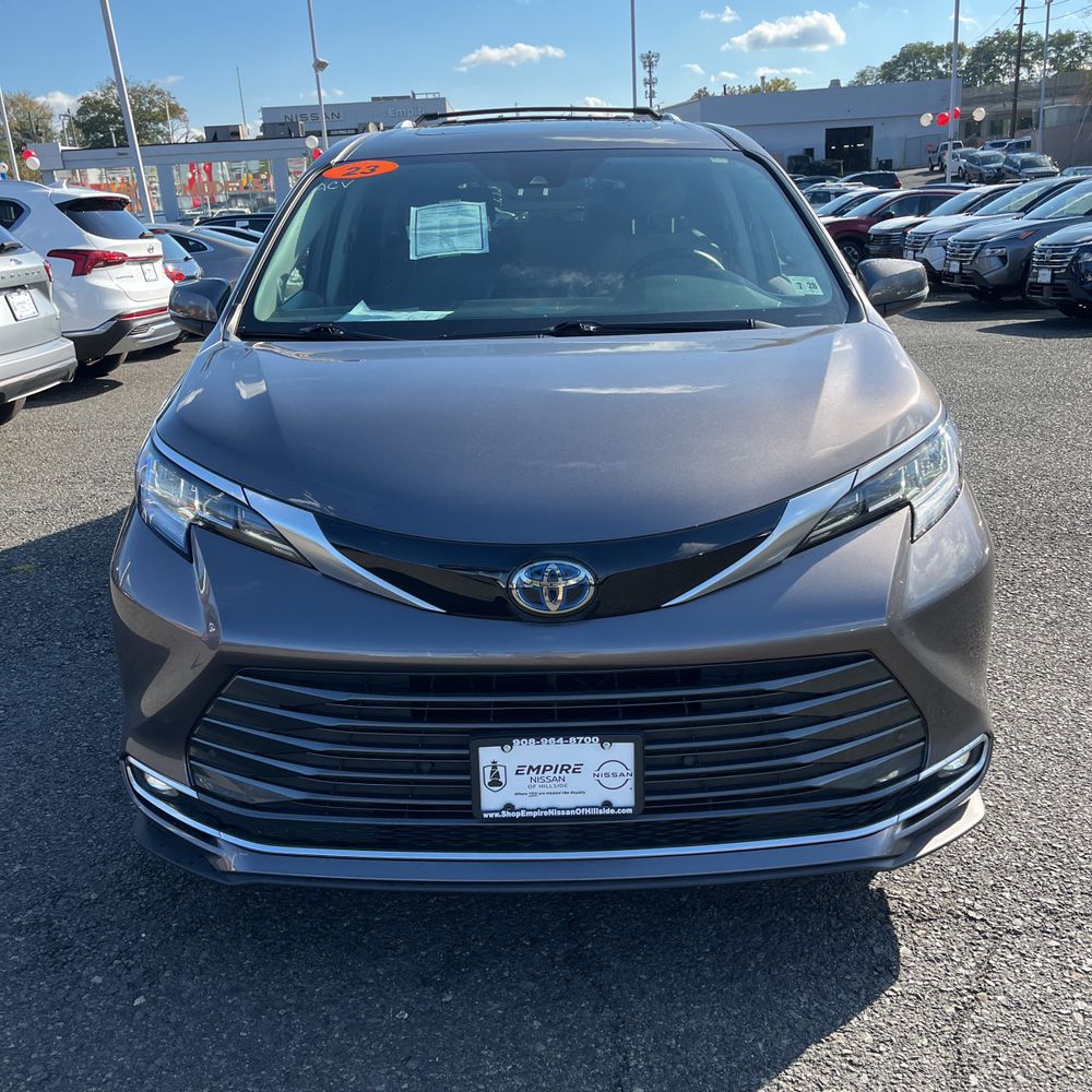 2023 Toyota Sienna Limited 7-Passenger