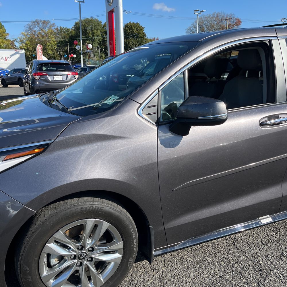 2023 Toyota Sienna Limited 7-Passenger