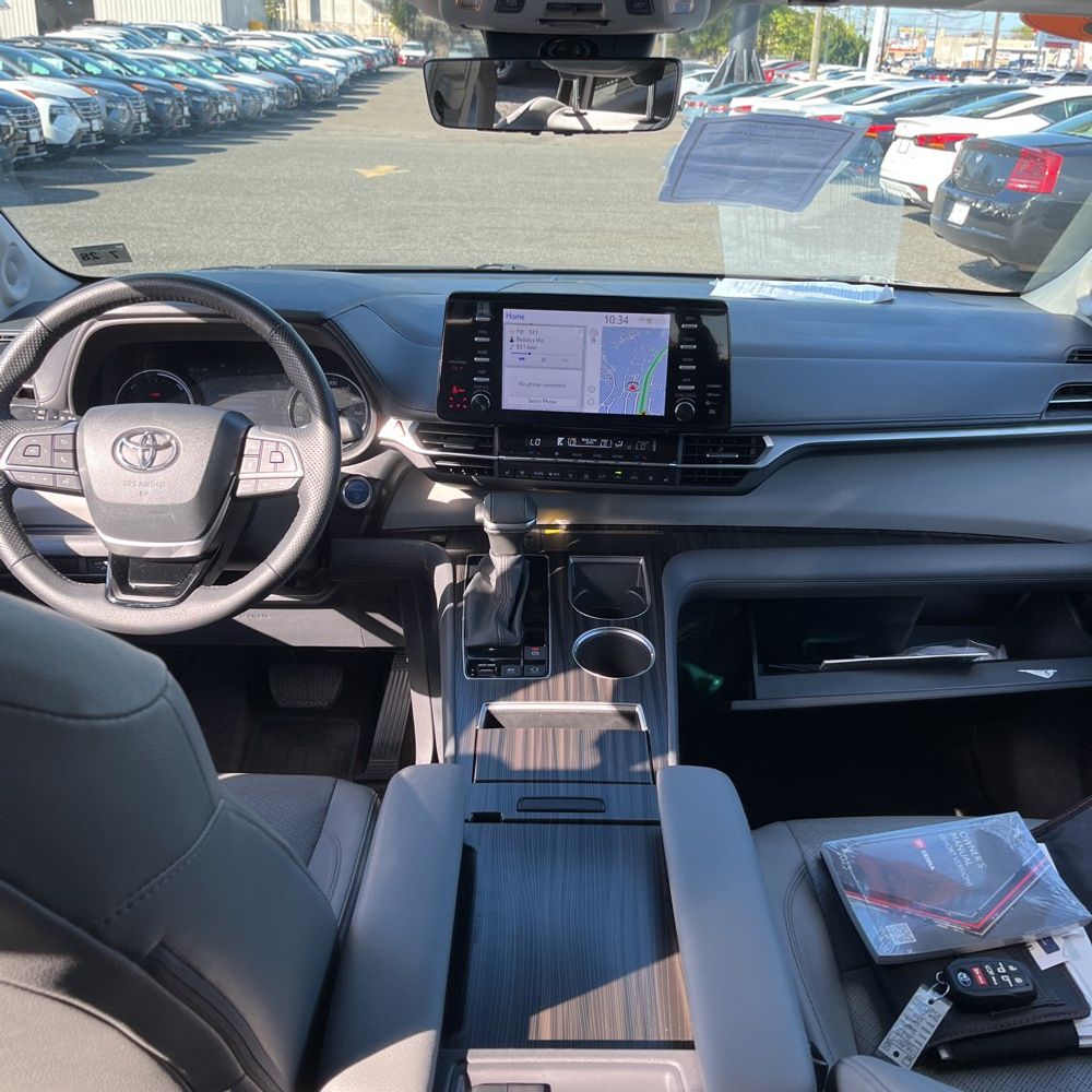 2023 Toyota Sienna Limited 7-Passenger