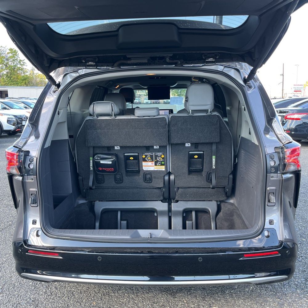 2023 Toyota Sienna Limited 7-Passenger