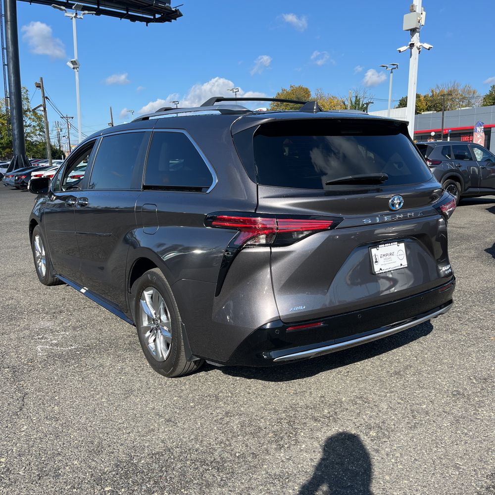 2023 Toyota Sienna Limited 7-Passenger