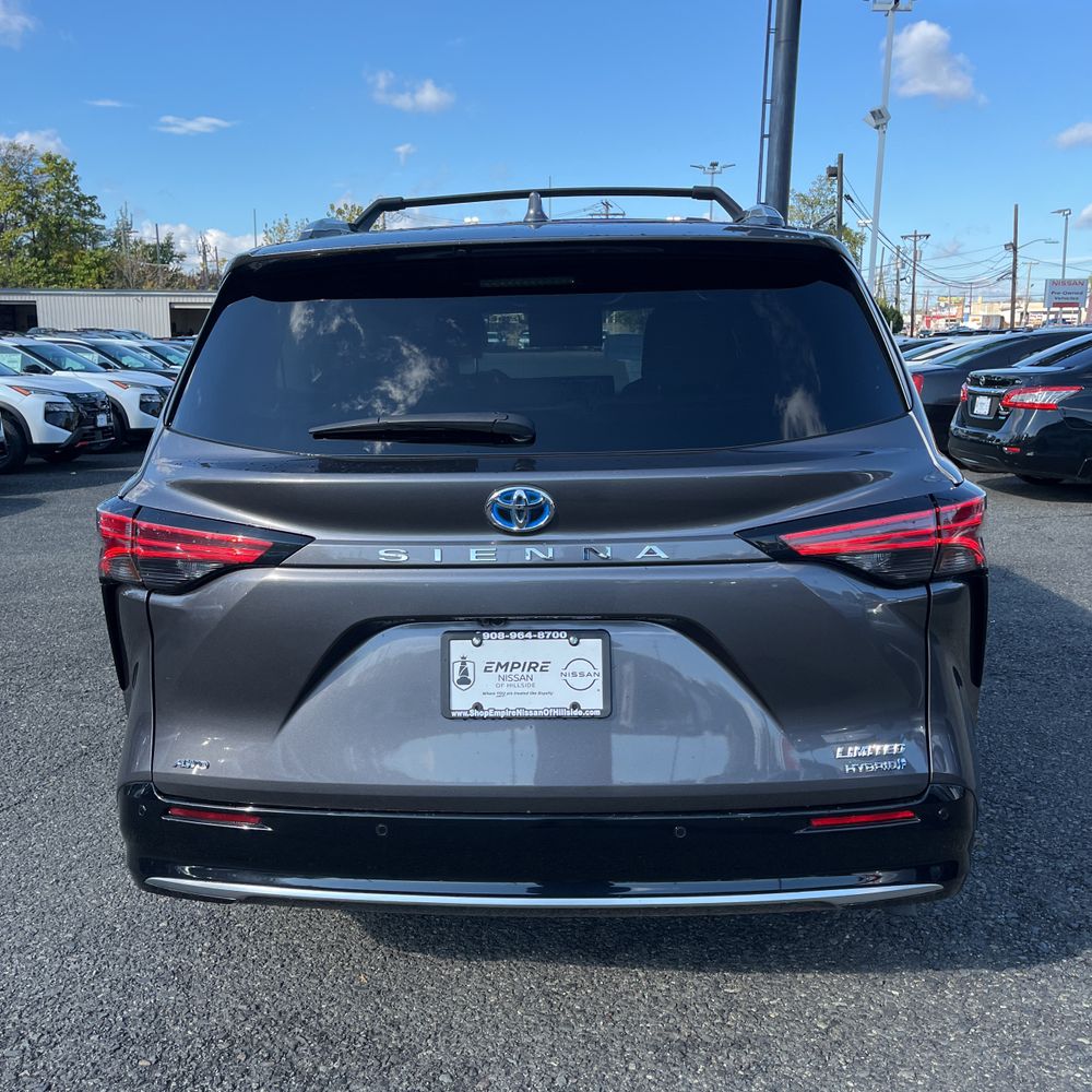 2023 Toyota Sienna Limited 7-Passenger