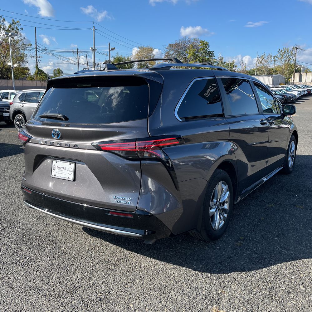 2023 Toyota Sienna Limited 7-Passenger