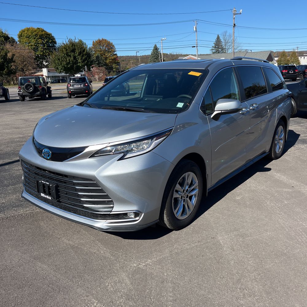 2025 Toyota Sienna Limited 7-Passenger