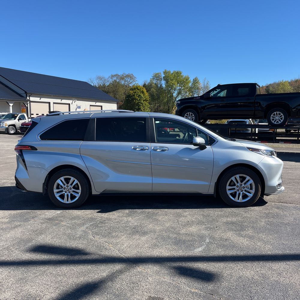 2025 Toyota Sienna Limited 7-Passenger