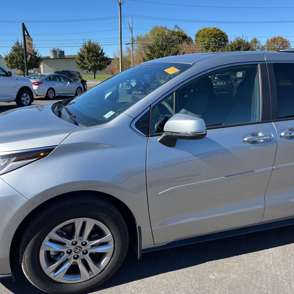 2025 Toyota Sienna Limited 7-Passenger