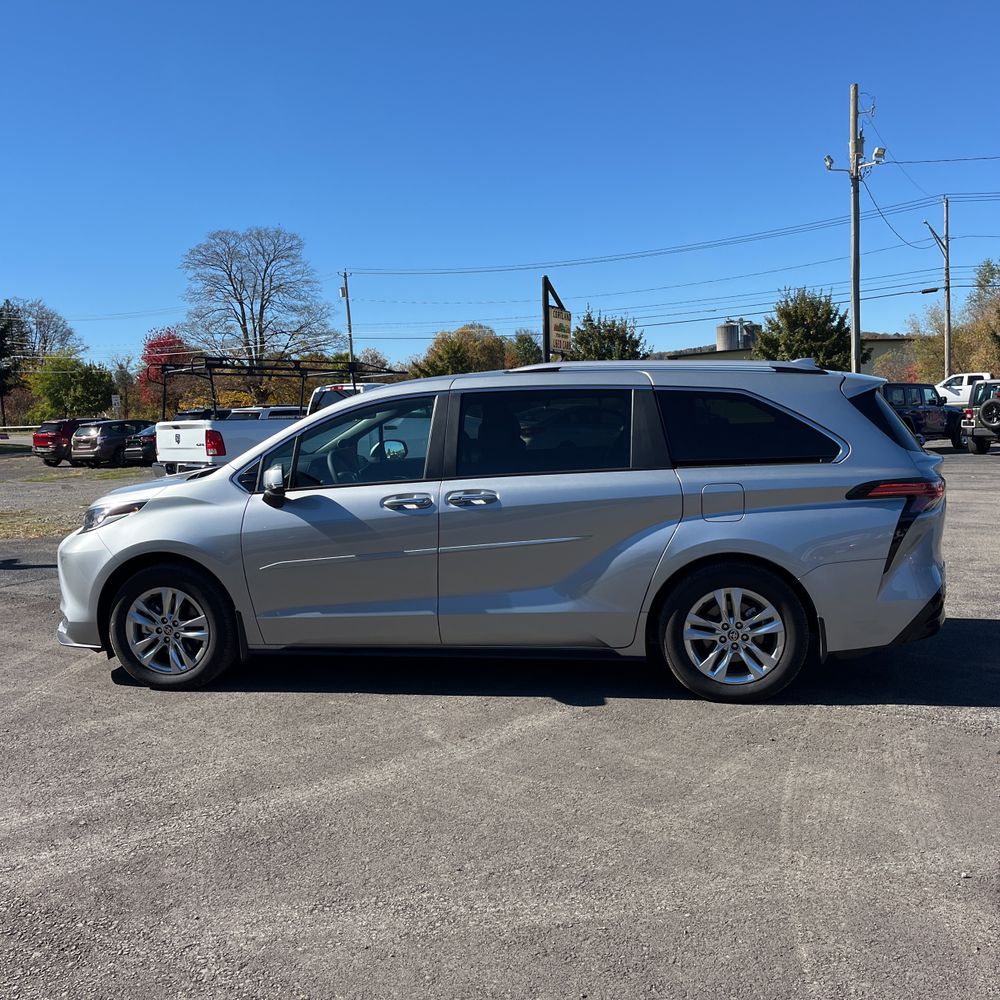 2025 Toyota Sienna Limited 7-Passenger
