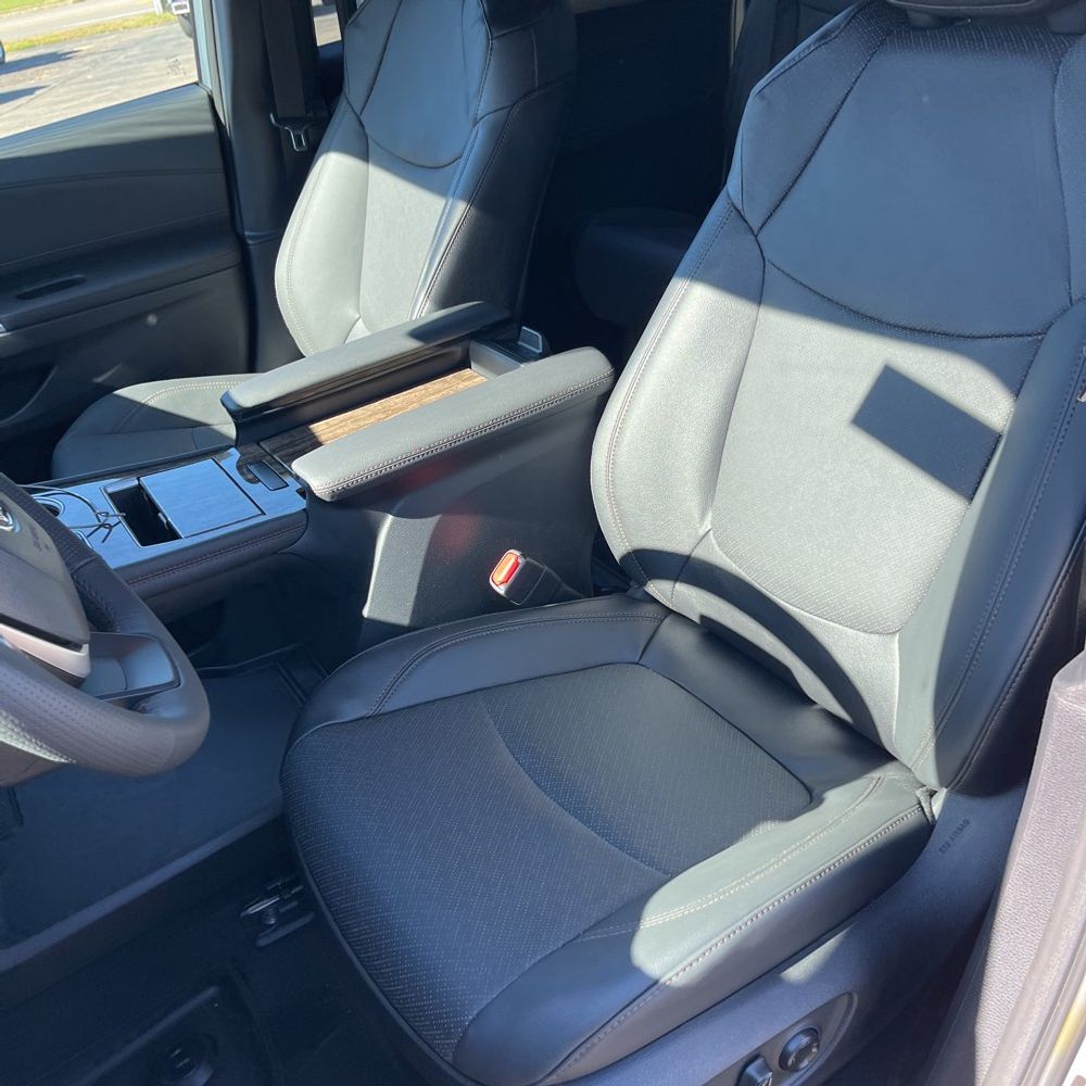 2025 Toyota Sienna Limited 7-Passenger