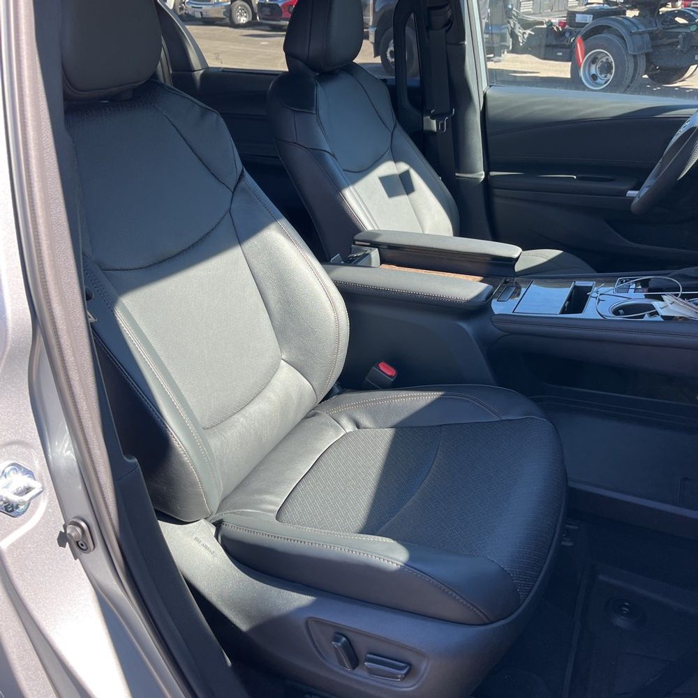 2025 Toyota Sienna Limited 7-Passenger