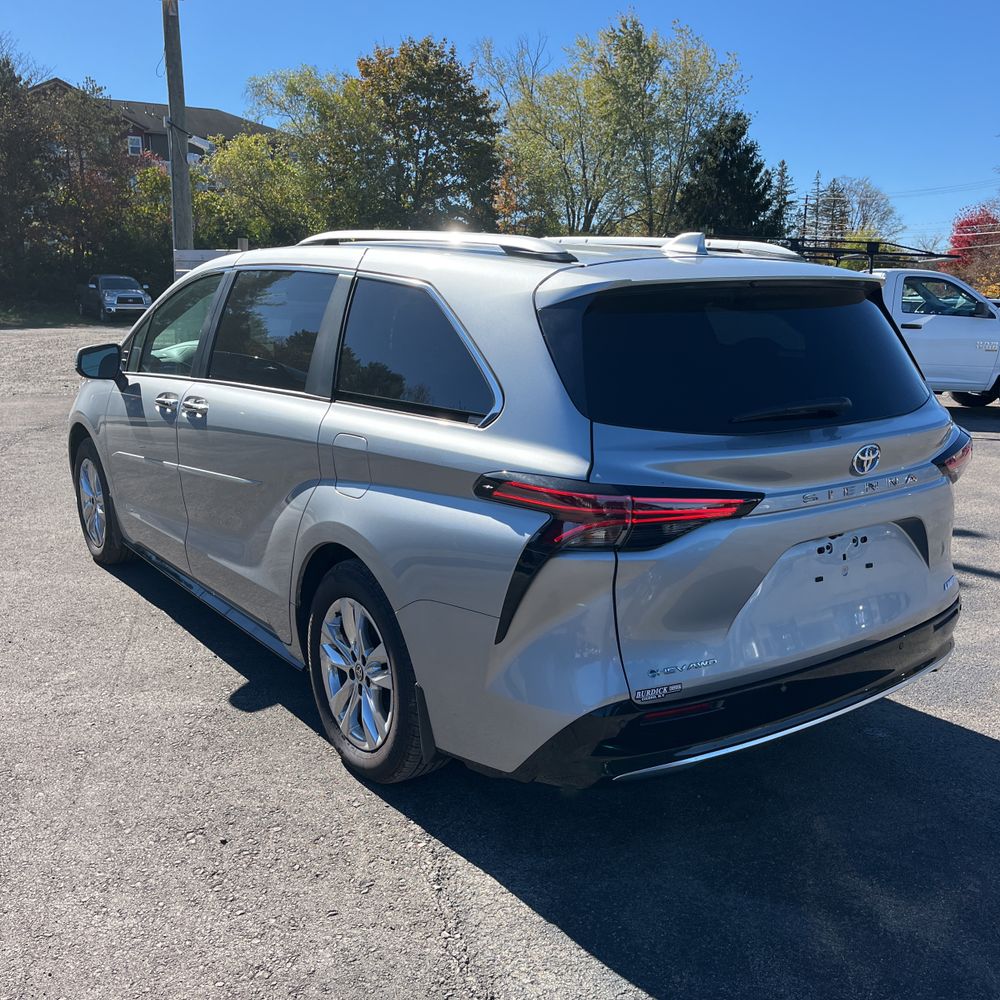 2025 Toyota Sienna Limited 7-Passenger