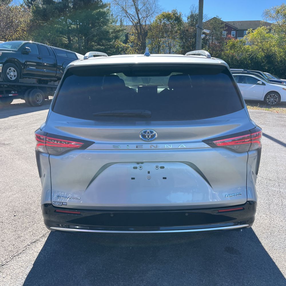 2025 Toyota Sienna Limited 7-Passenger