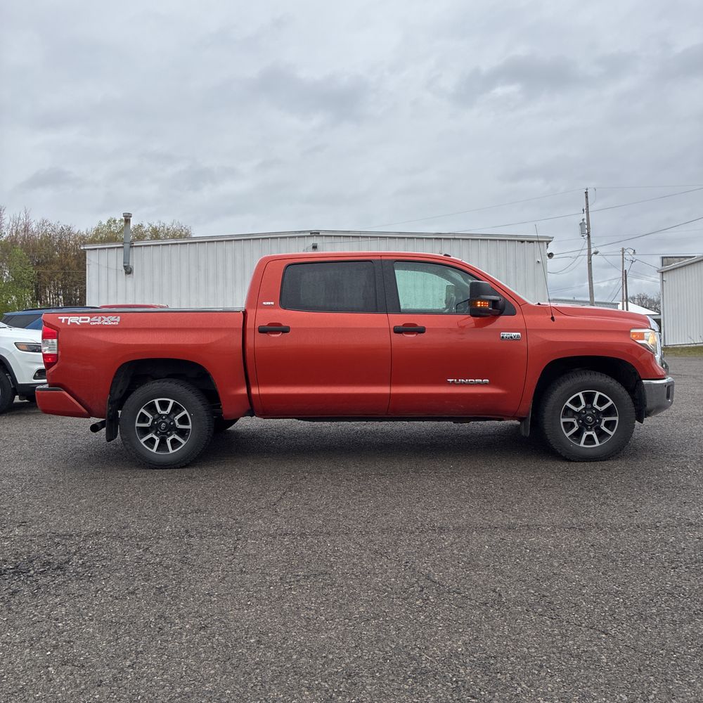 2017 Toyota Tundra SR5