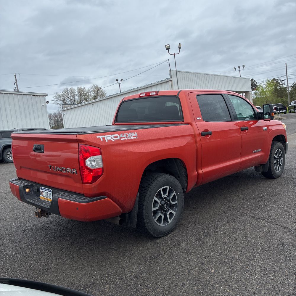 2017 Toyota Tundra SR5