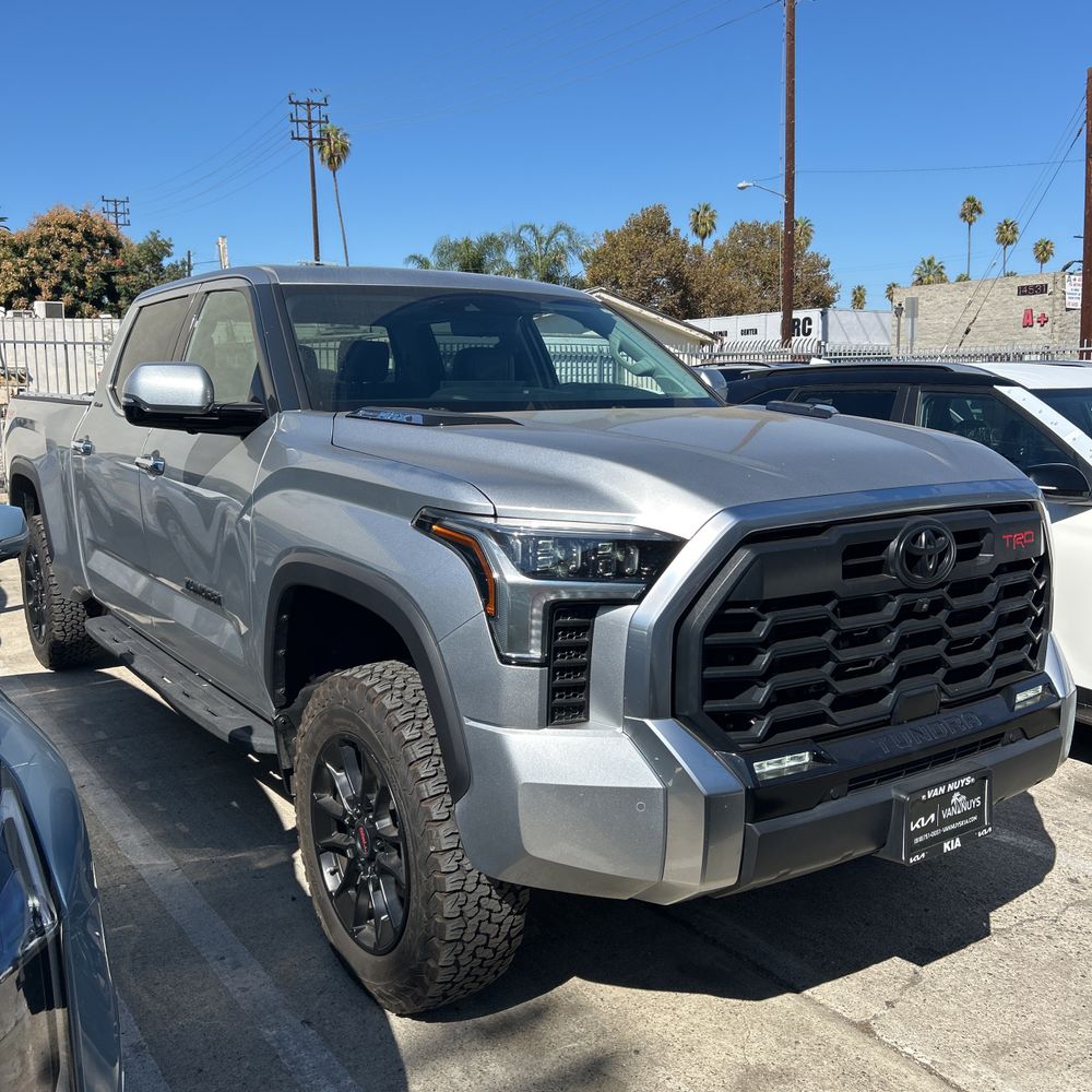 2023 Toyota Tundra Limited HV